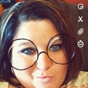 Meet your Posher, Carrie